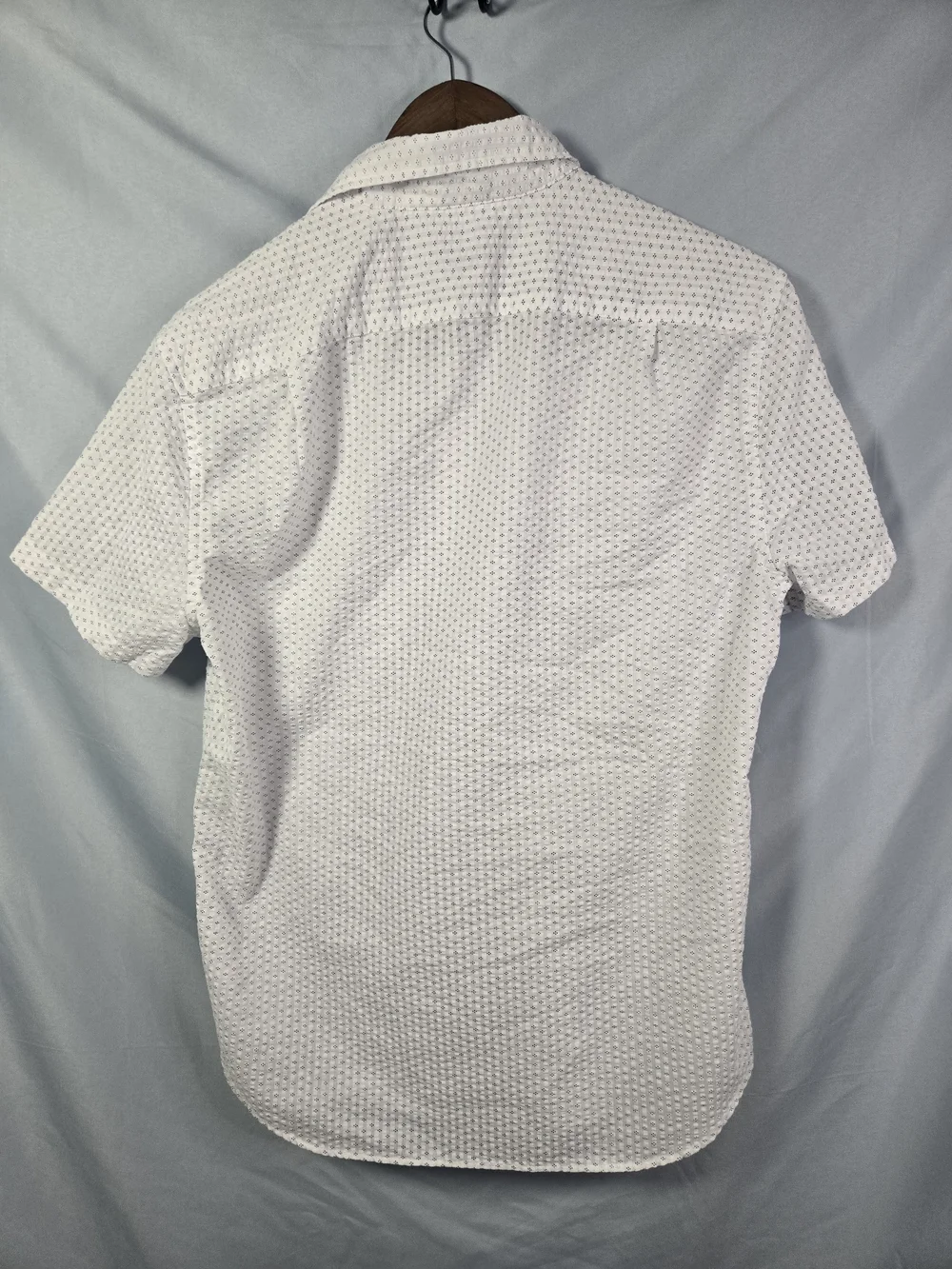 J.Crew White Textured Short‑Sleeve Button‑Down Shirt – Men’s Size M